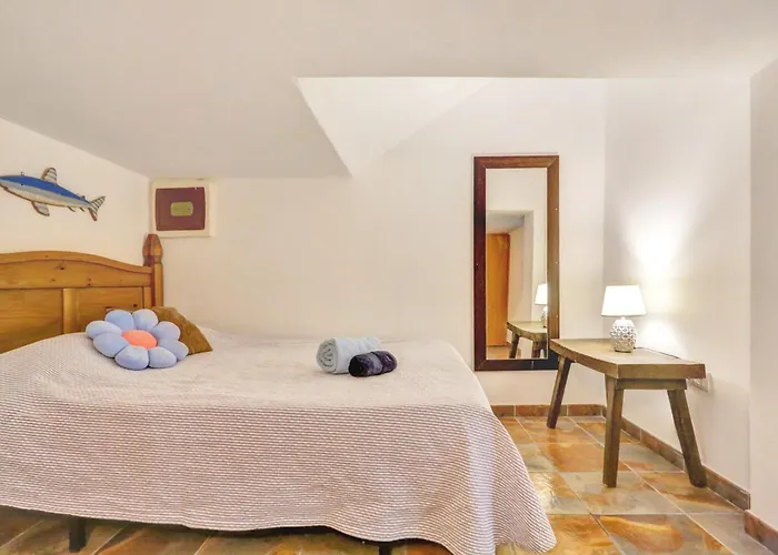 La Concha Beach Apartments With Pool For Kids!