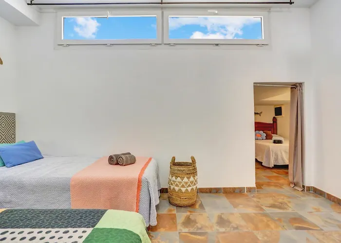 La Concha Beach Apartments With Pool For Kids!