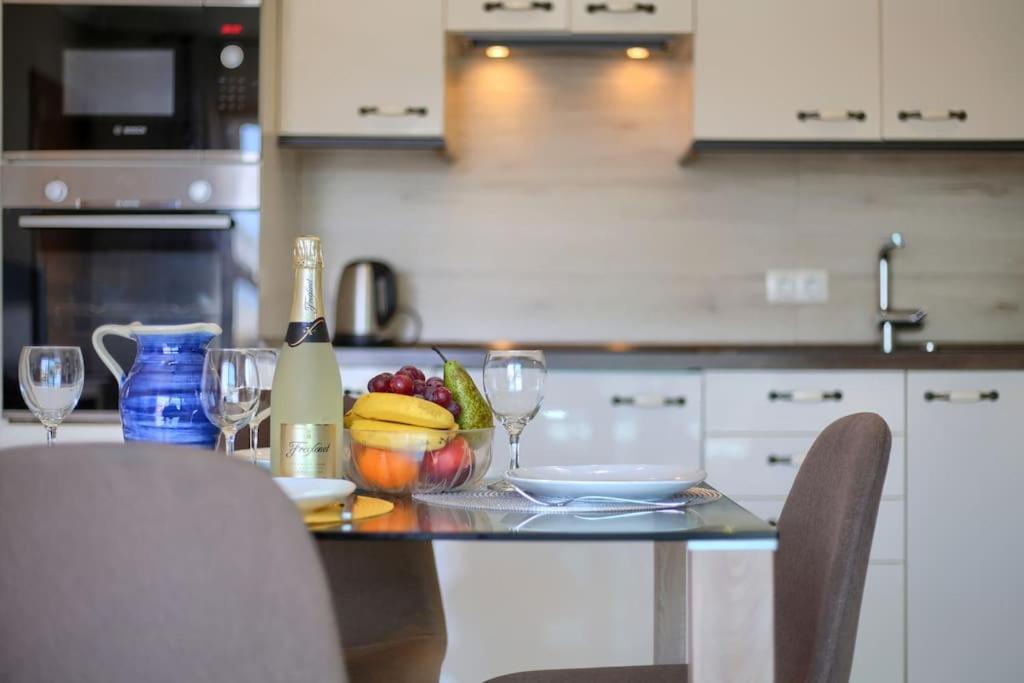 Apartment La Concha With Pool For Kids!