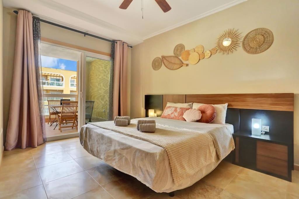 La Concha With Pool For Kids! Apartment