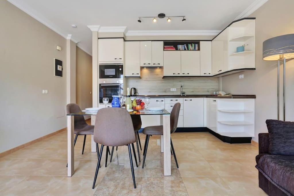 Apartment La Concha With Pool For Kids!